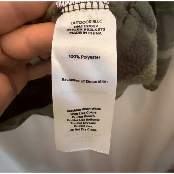 Eddie Bauer Fleece -Camo Quarter-Zip Pullover – Green Camouflage (Large) - Picture 3 of 3